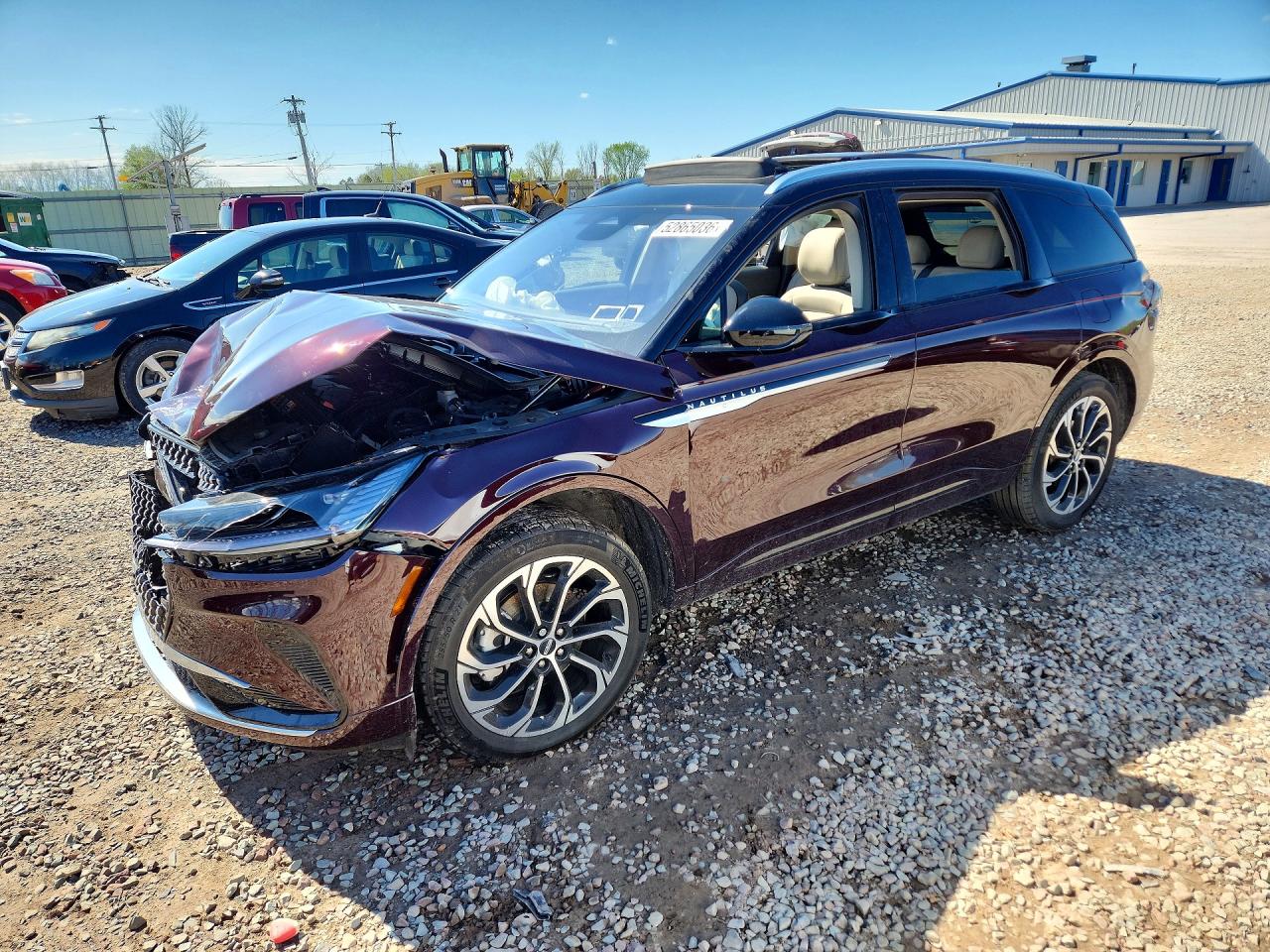 2025 Lincoln Nautilus Reserve, VIN 5LMPJ8KA7SJ897890 — Front end