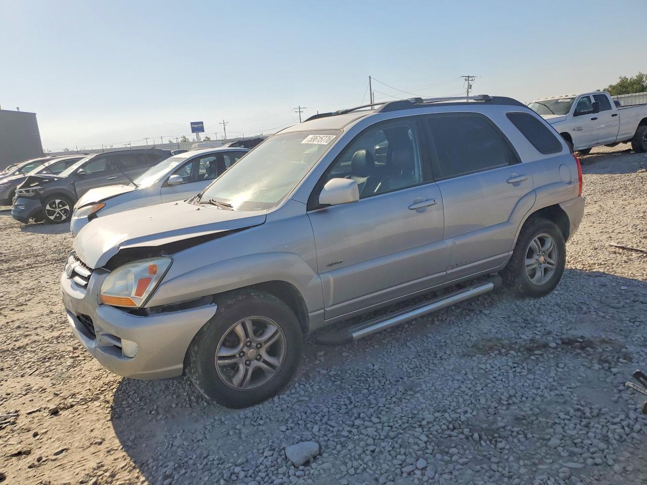 2007 Kia Sportage EX, VIN KNDJE723677362910 — Front end