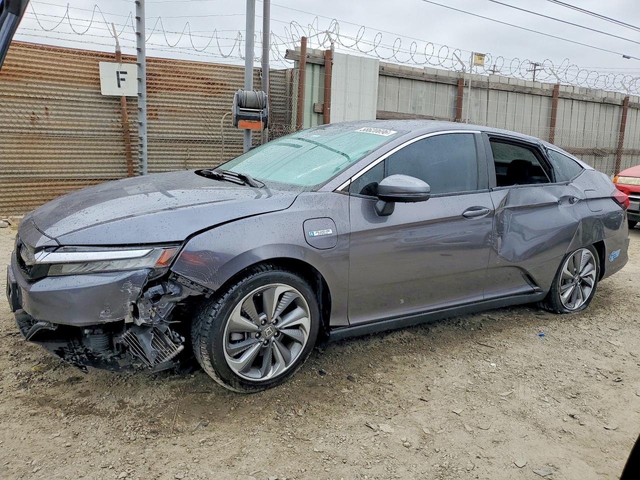 2021 Honda Clarity, VIN JHMZC5F19MC000738 — Front end