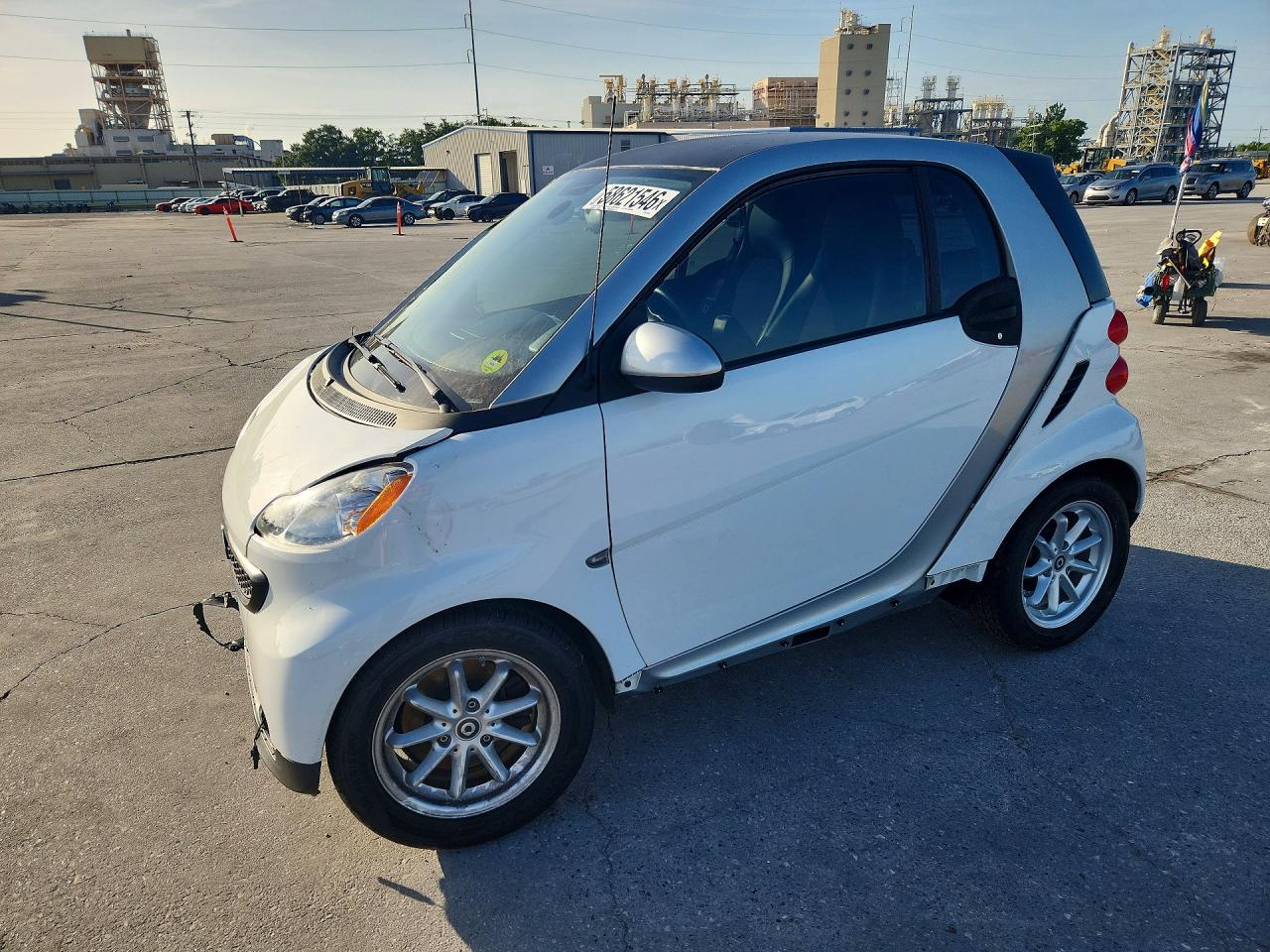 2013 Smart fortwo Pure, VIN WMEEJ3BA5DK659973 — Front end