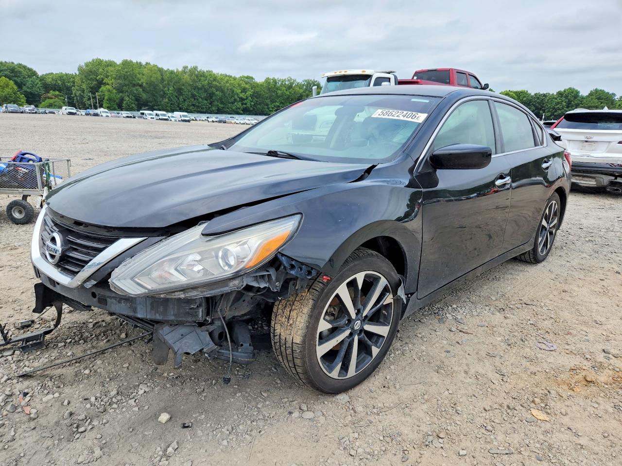 2018 Nissan Altima SR, VIN 1N4AL3AP7JC232917 — Front end