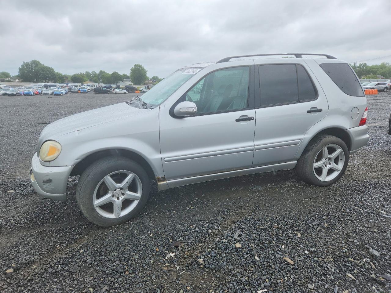 2003 Mercedes-Benz M 350, VIN 4JGAB57E13A415383 — Rear end