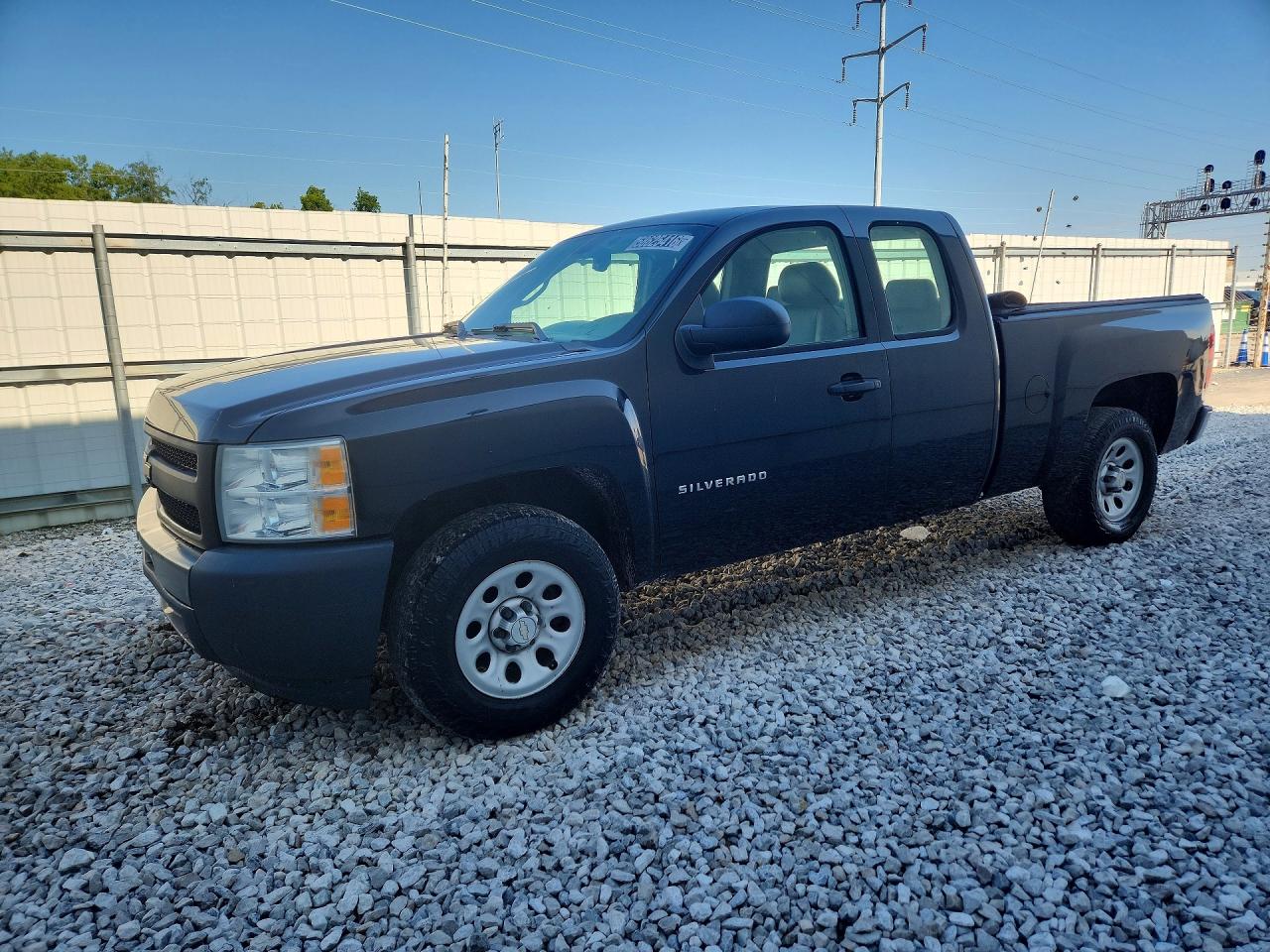 2013 Chevrolet Silverado 1500 Work Truck, VIN 1GCRCPEX3DZ290135 — Side