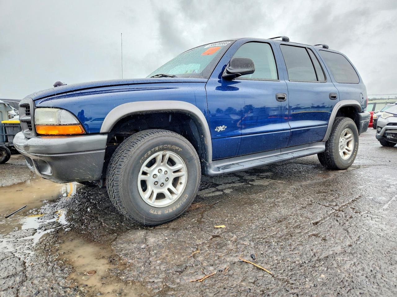 2002 Dodge Durango Sport, VIN 1B4HS38N52F164503 — Front end