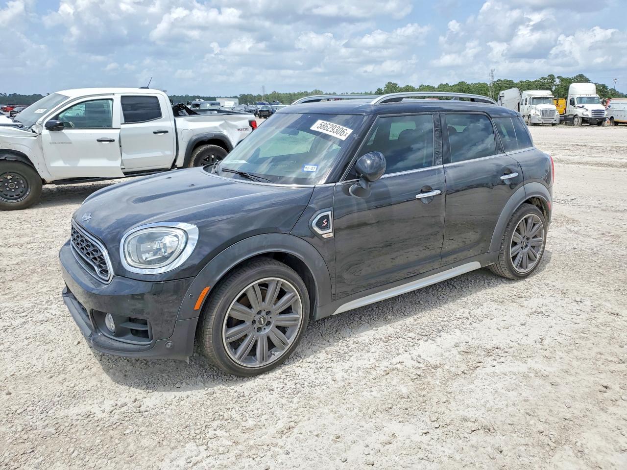2017 MINI Countryman Cooper S, VIN WMZYT3C3XH3B66170 — Вода / потоп
