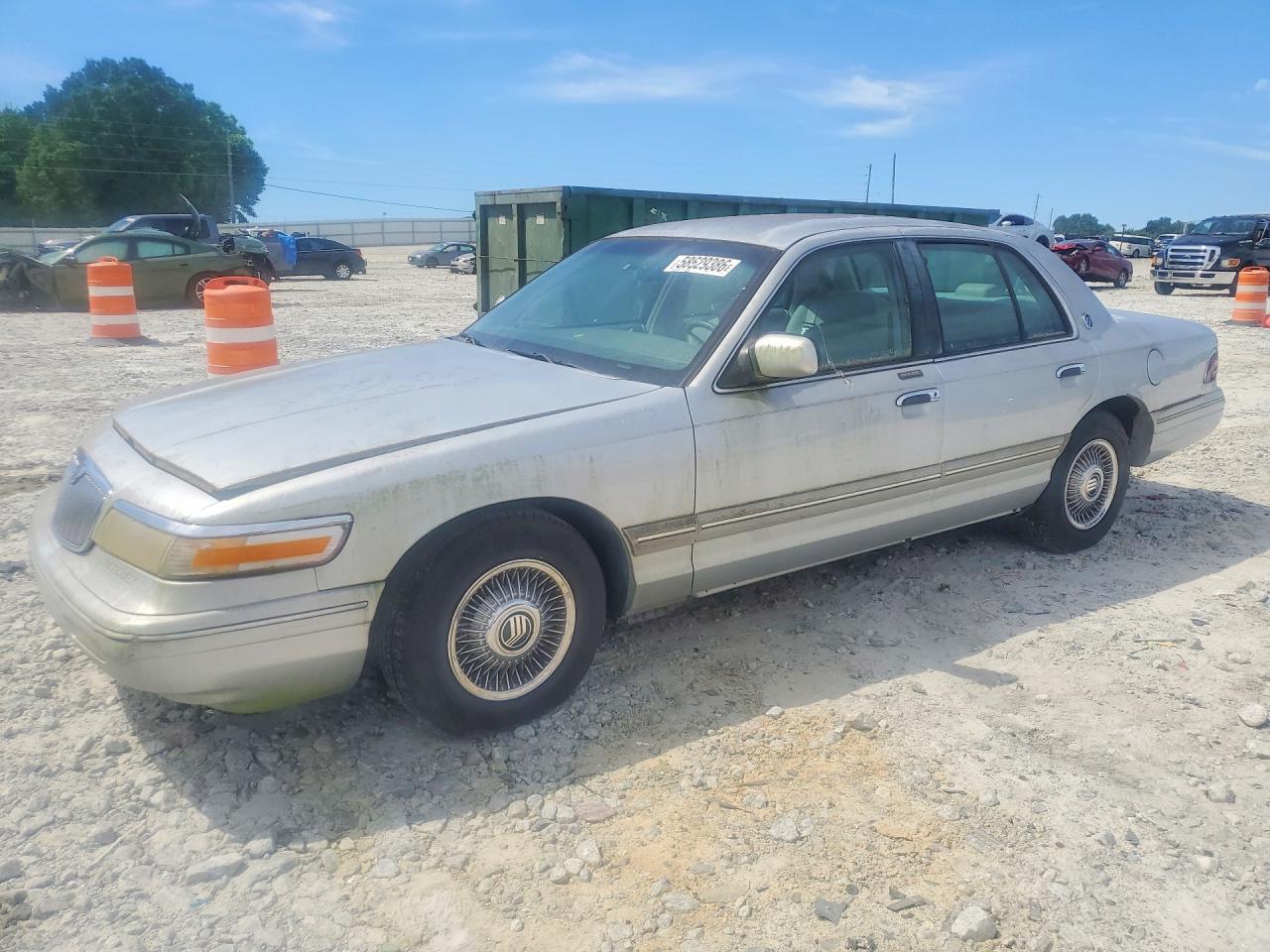 1995 Mercury Grand Marquis GS, VIN 2MELM74W2SX652503 — Minor dents and scratches