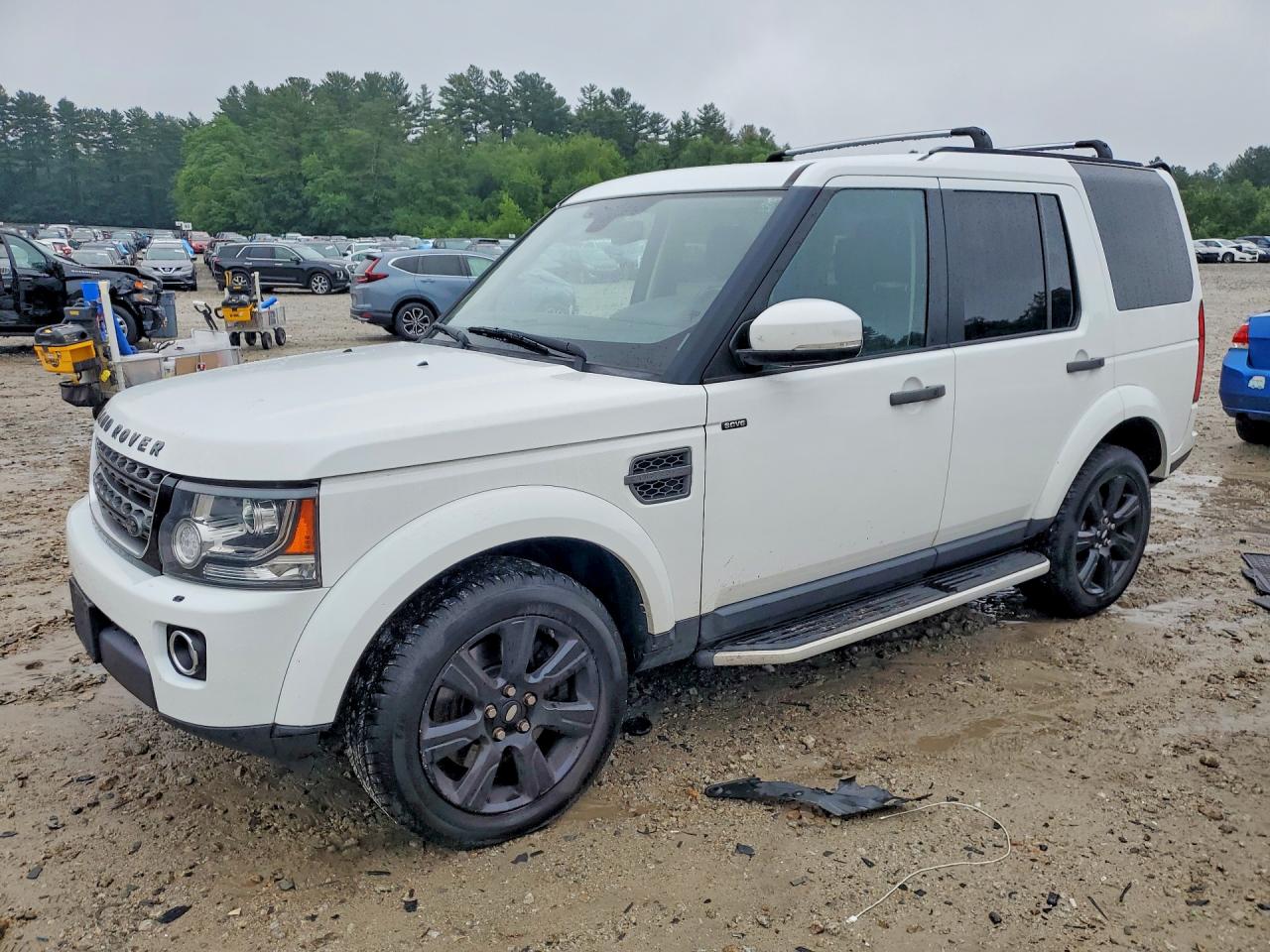 2016 Land Rover LR4 HSE, VIN SALAG2V61GA794206 — Normal wear