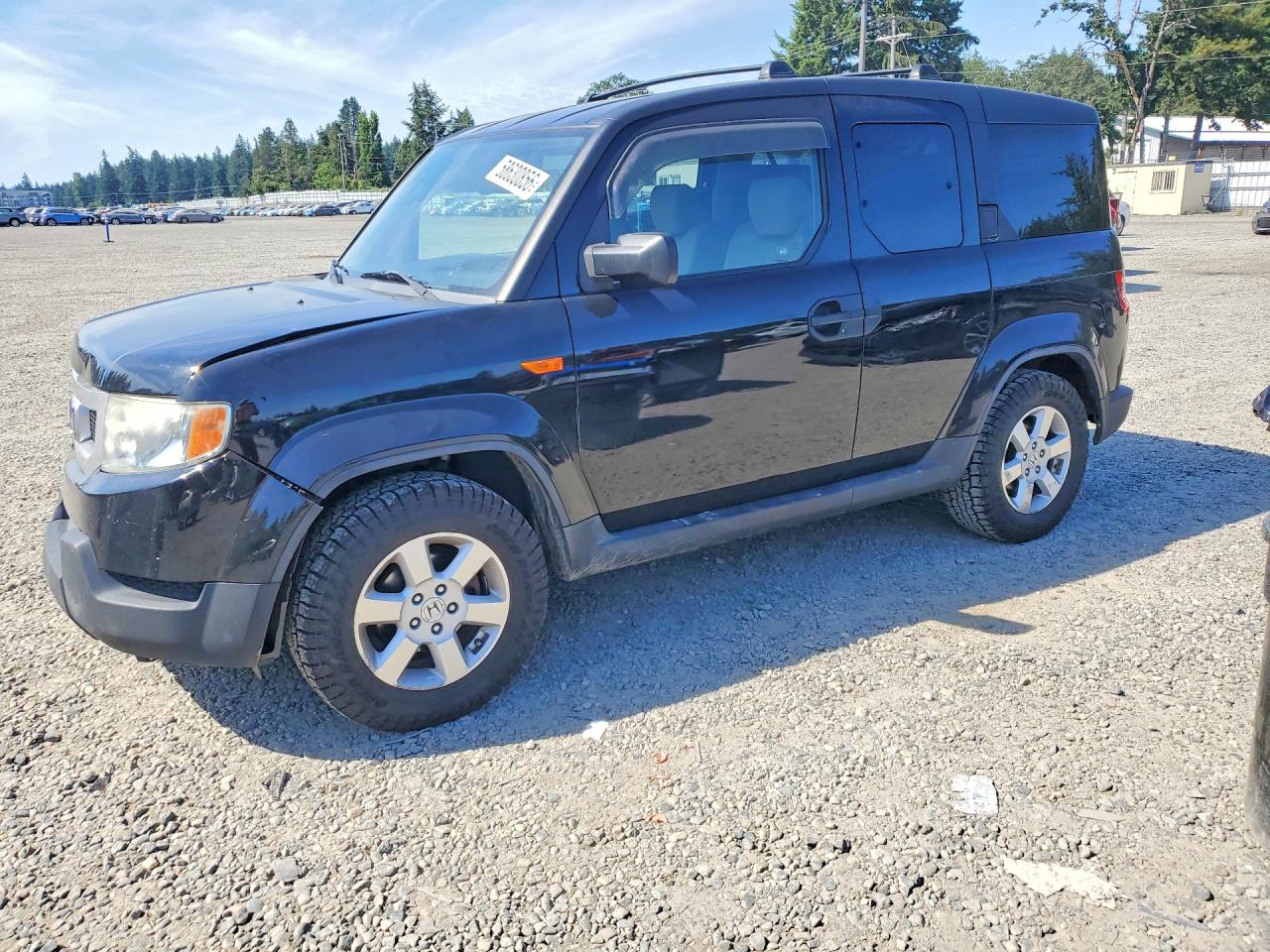 2011 Honda Element EX, VIN 5J6YH2H70BL000214 — Front end