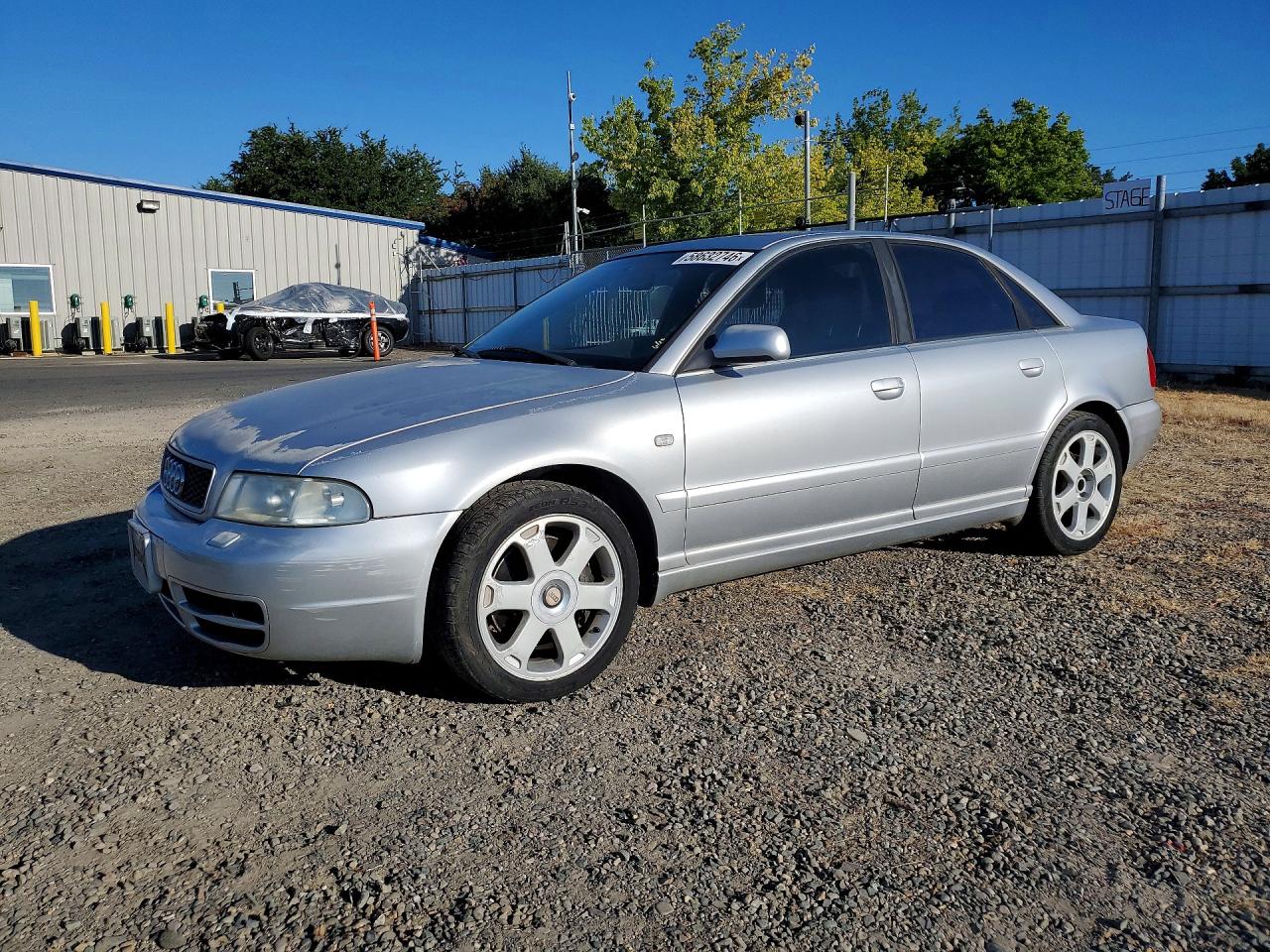 2000 Audi S4, VIN WAUDD68D3YA034145 — Front end