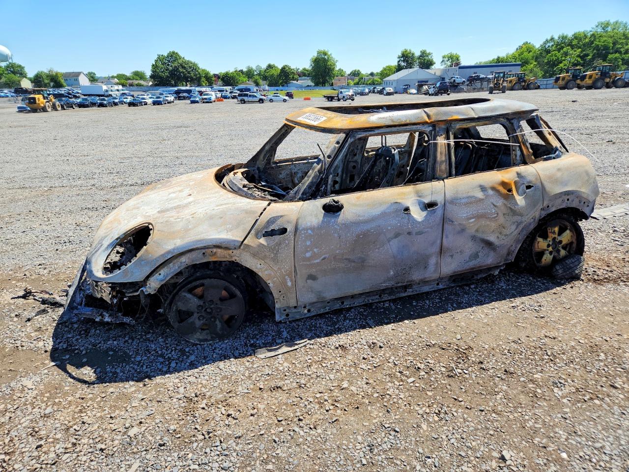2015 MINI Hardtop 4 Door, VIN WMWXS5C53FT833339 — Burn
