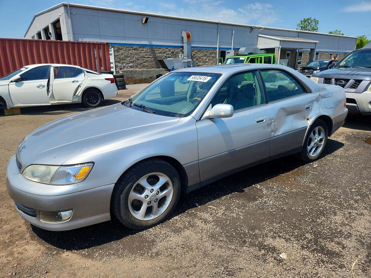 2001 Lexus ES 300, VIN JT8BF28G815109510 — Бок