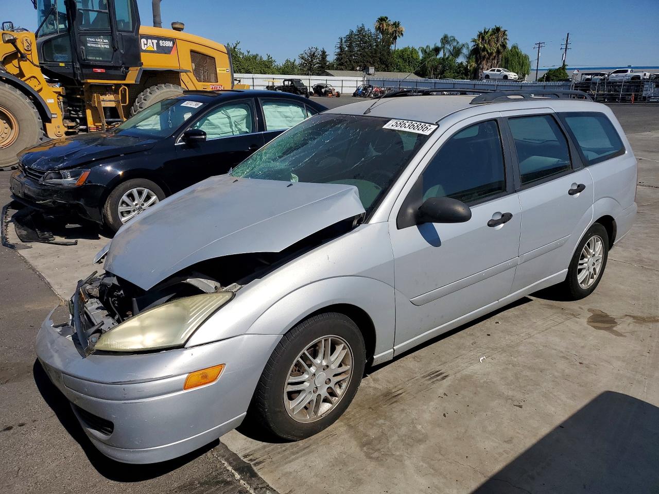2002 Ford Focus SE Fleet, VIN 1FAFP36302W255875 — Перед