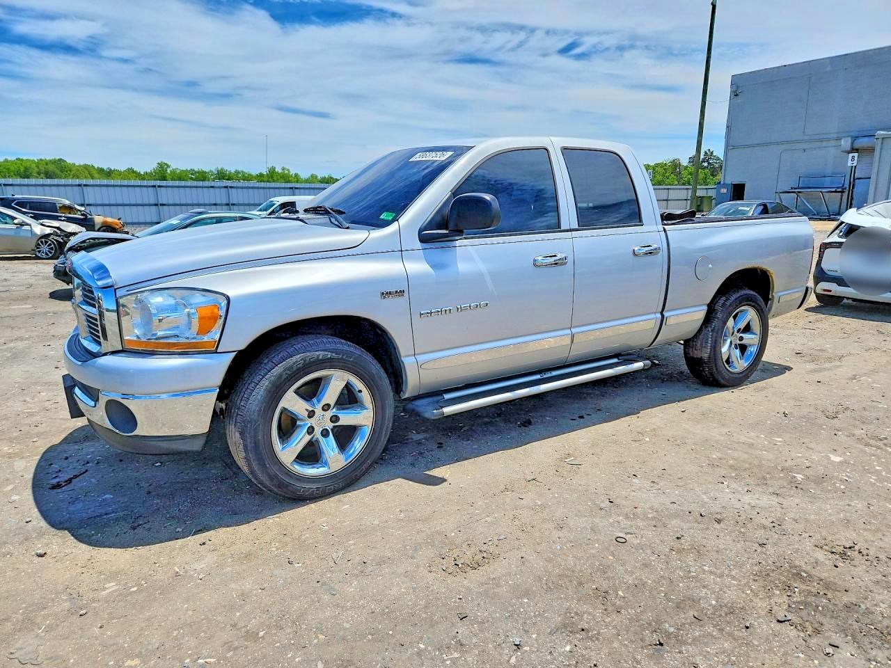 2006 Dodge 1500 SLT, VIN 1D7HA18276S518993 — Undercarriage
