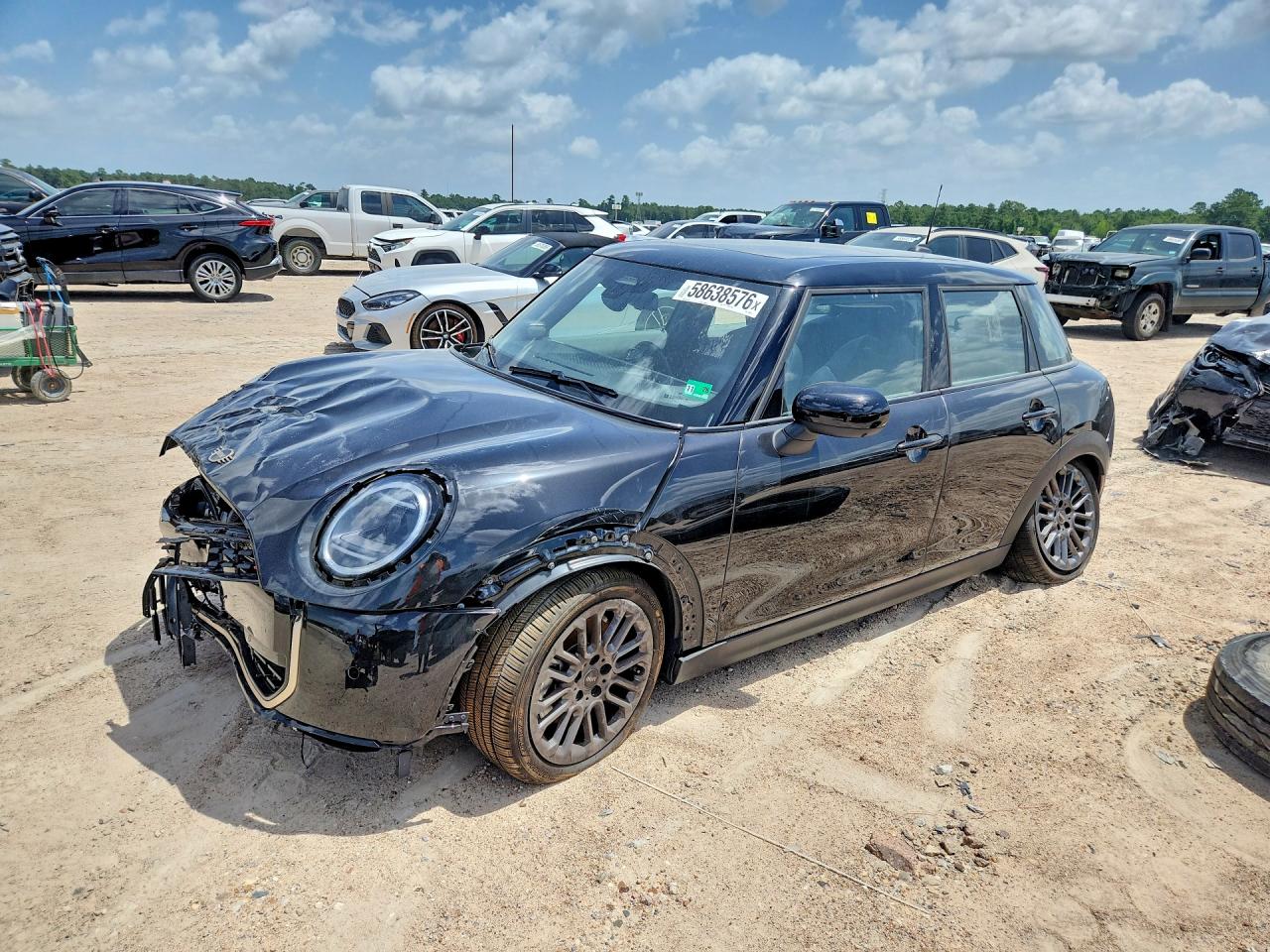 2026 MINI Hardtop 4 Door Cooper S, VIN WMW53GD08T2X96938 — Front end