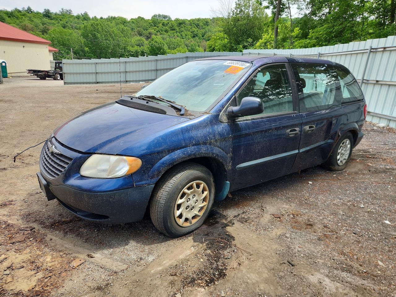 2002 Chrysler Voyager, VIN 1C4GJ25342B733198 — Side