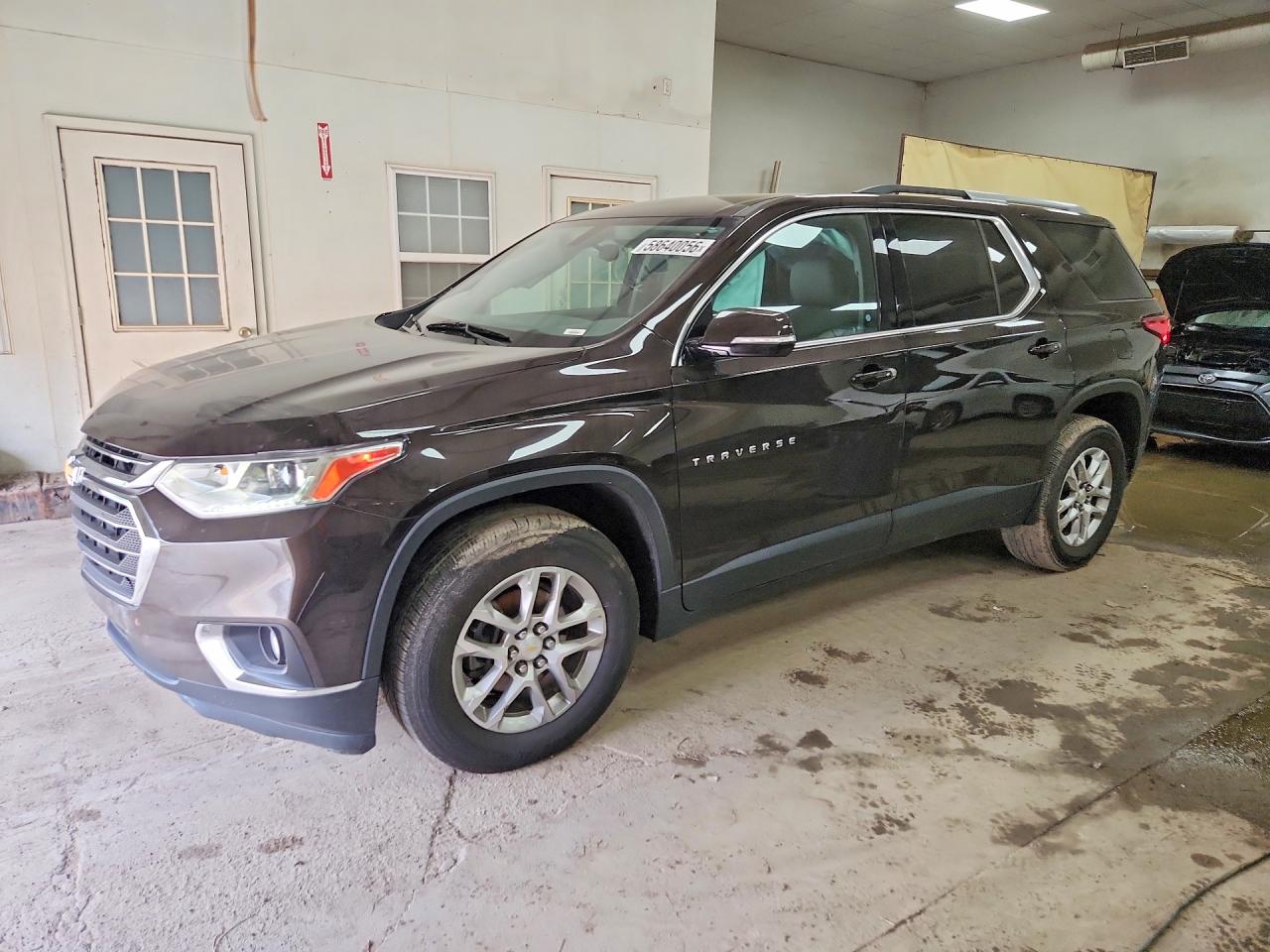 2018 Chevrolet Traverse LT Cloth, VIN 1GNEVGKW9JJ178879 — Side