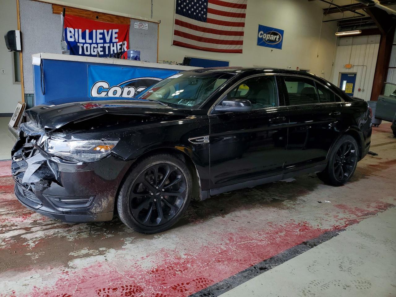 2015 Ford Taurus SEL, VIN 1FAHP2E87FG181452 — Перед