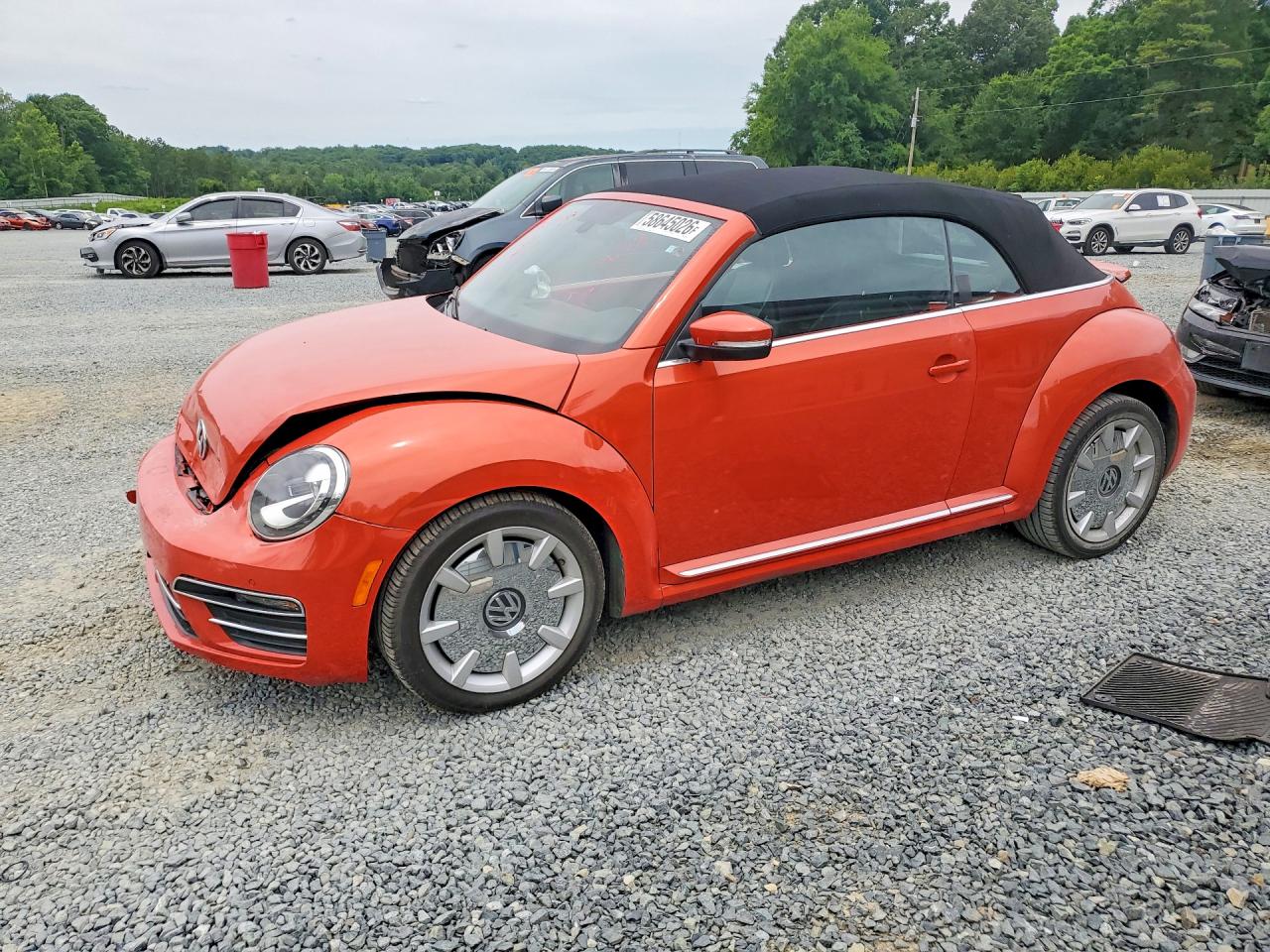 2017 Volkswagen Beetle S, VIN 3VW517AT2HM823149 — Front end