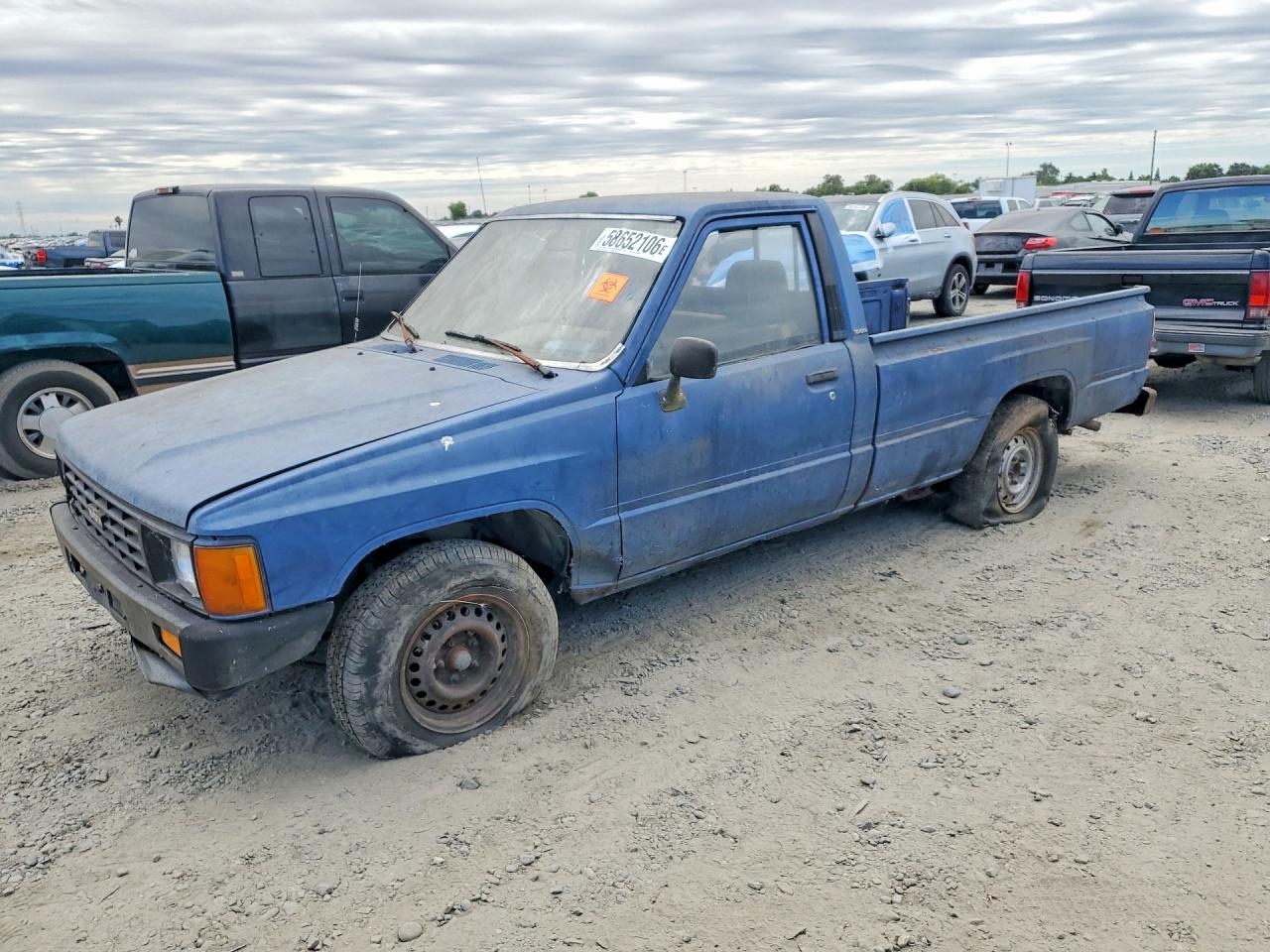 1986 Toyota Pickup Deluxe, VIN JT4RN55R7G0229976 — All over