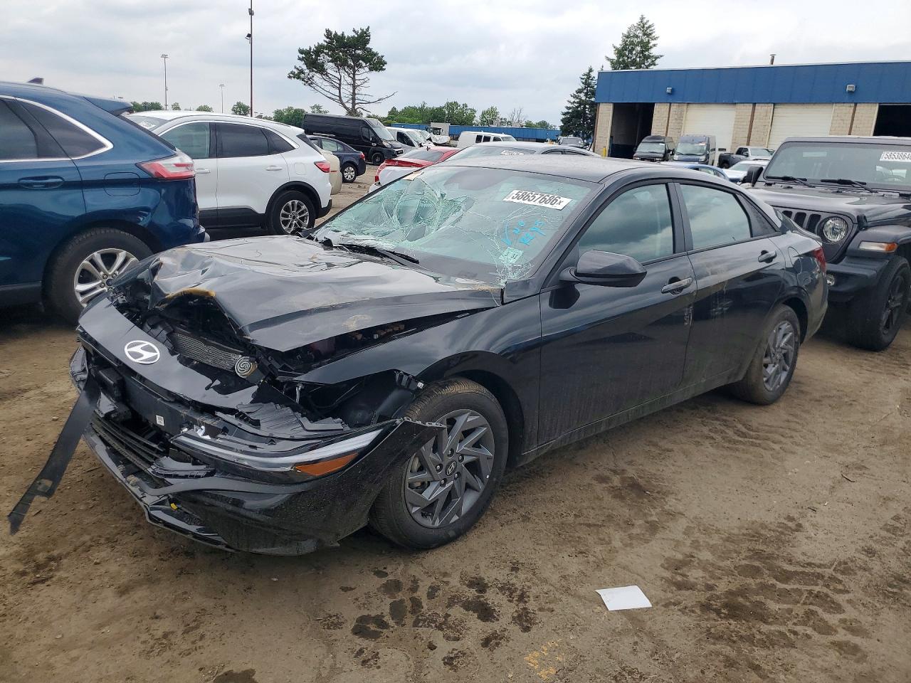 2026 Hyundai Elantra Blue, VIN KMHLM4DJ4TU199879 — Front end