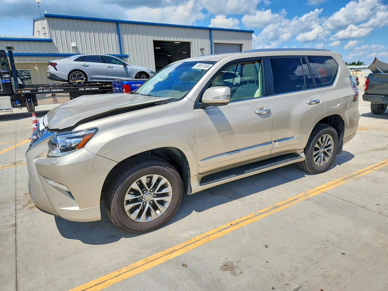 2015 Lexus GX 460 Luxury, VIN JTJJM7FX2F5100115 — Front end