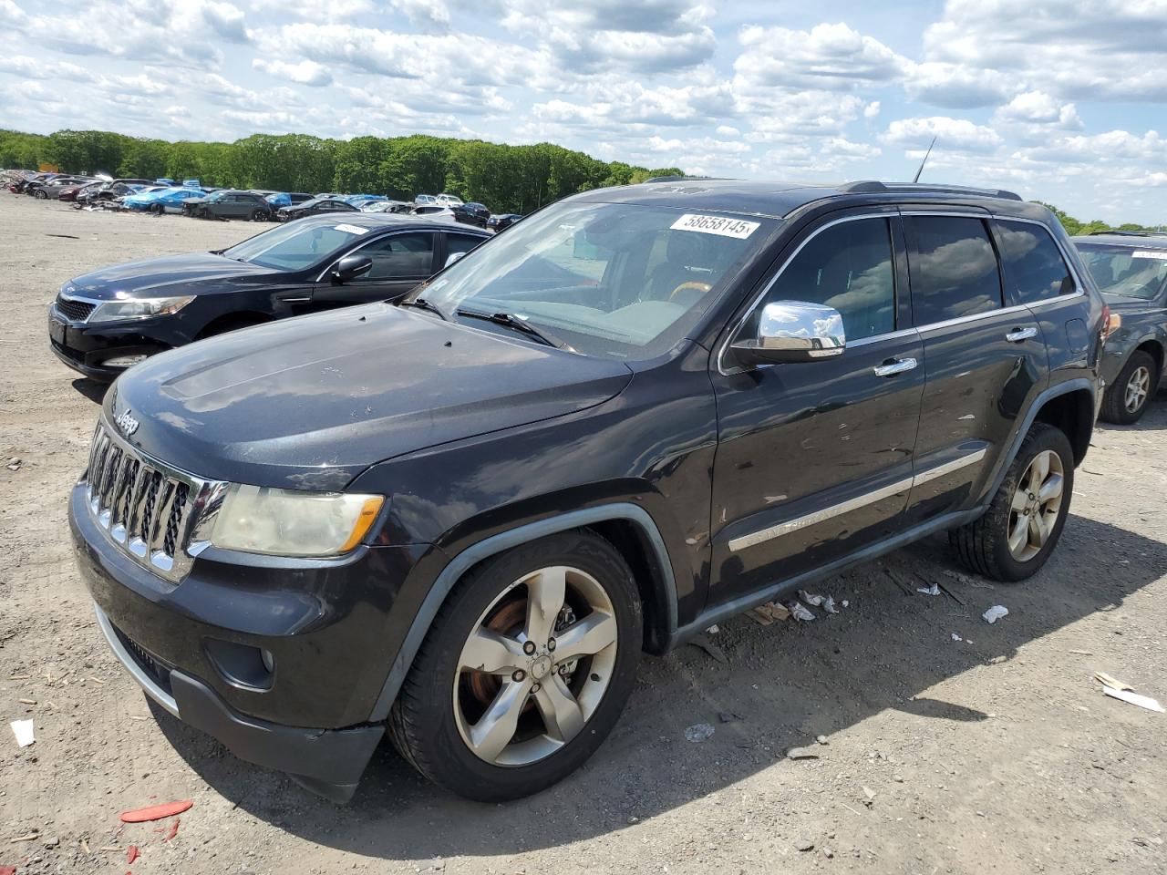 2011 Jeep Grand Cherokee Overland, VIN 1J4RR6GG0BC527082 — Normal wear