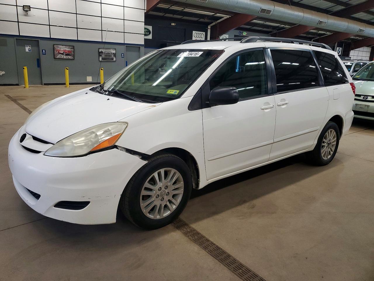 2007 Toyota Sienna LE, VIN 5TDBK23C47S003012 — Side