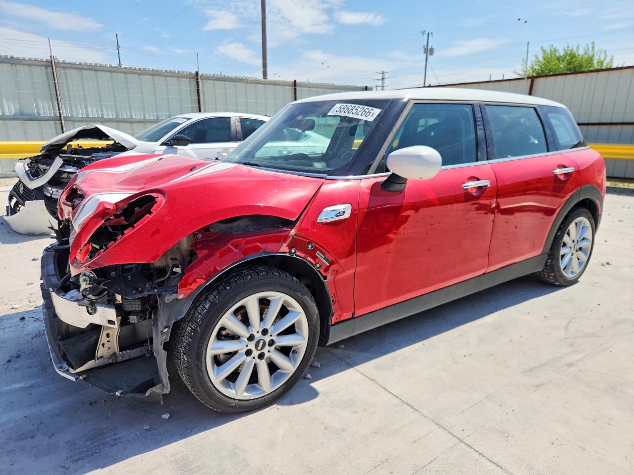 2021 MINI Clubman Cooper S, VIN WMWLV7C06M2N80557 — Front end