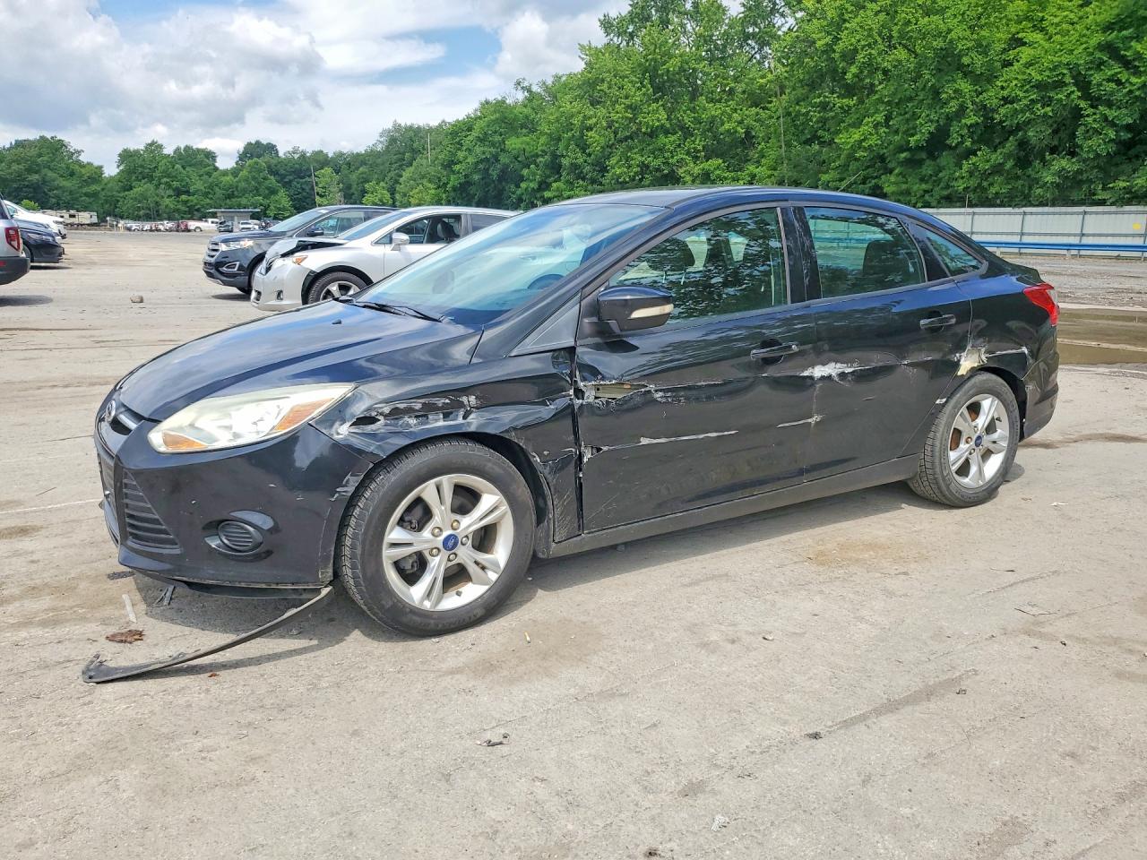 2014 Ford Focus SE, VIN 1FADP3F27EL390002 — Front end