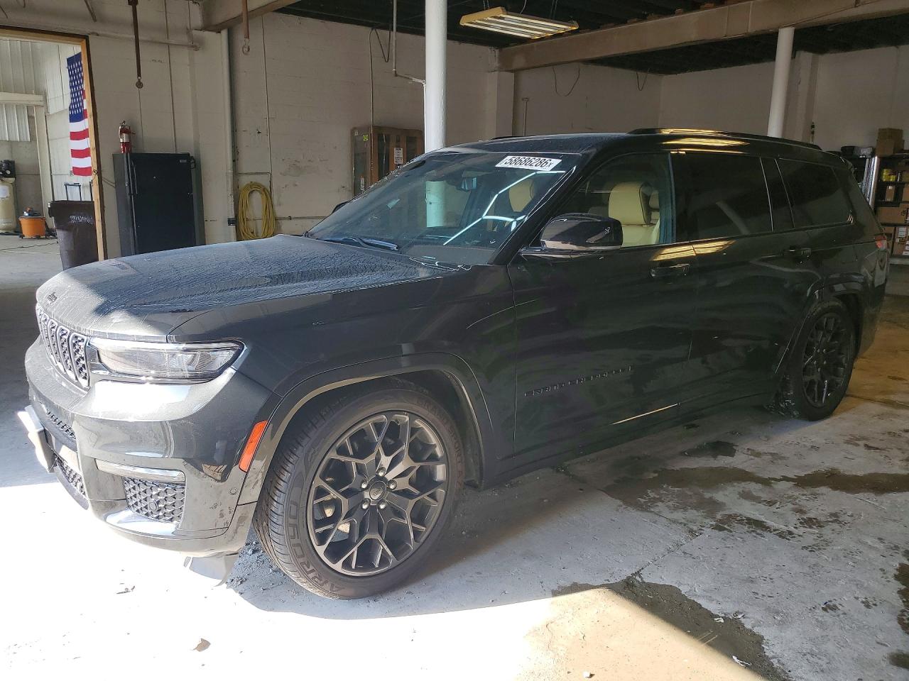 2023 Jeep Grand Cherokee Summit, VIN 1C4RJKEG8P8767953 — Side