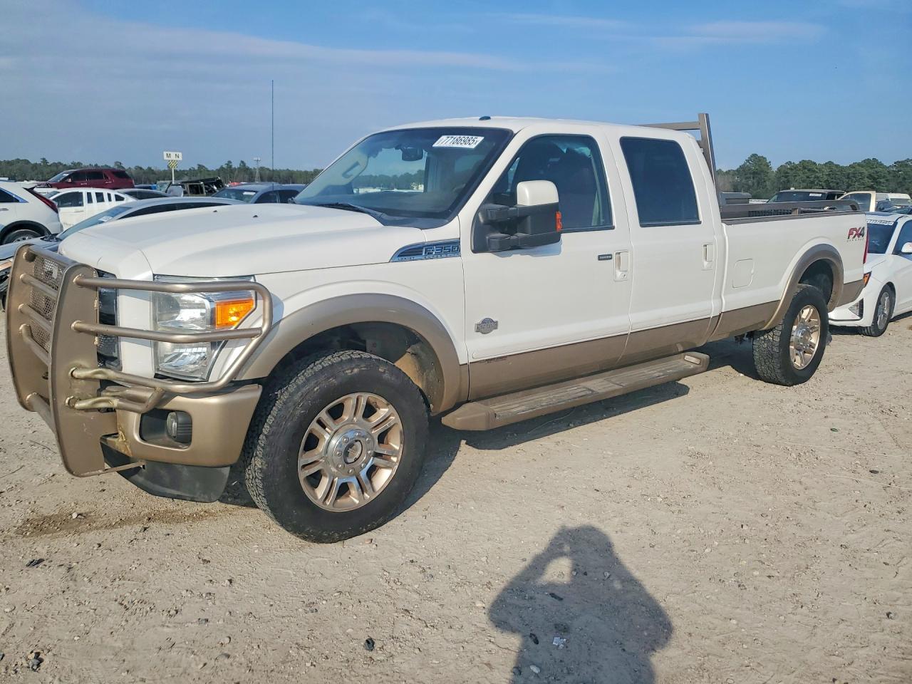 2014 Ford F-350 Platinum, VIN 1FT8W3BTXEEB24779 — Side