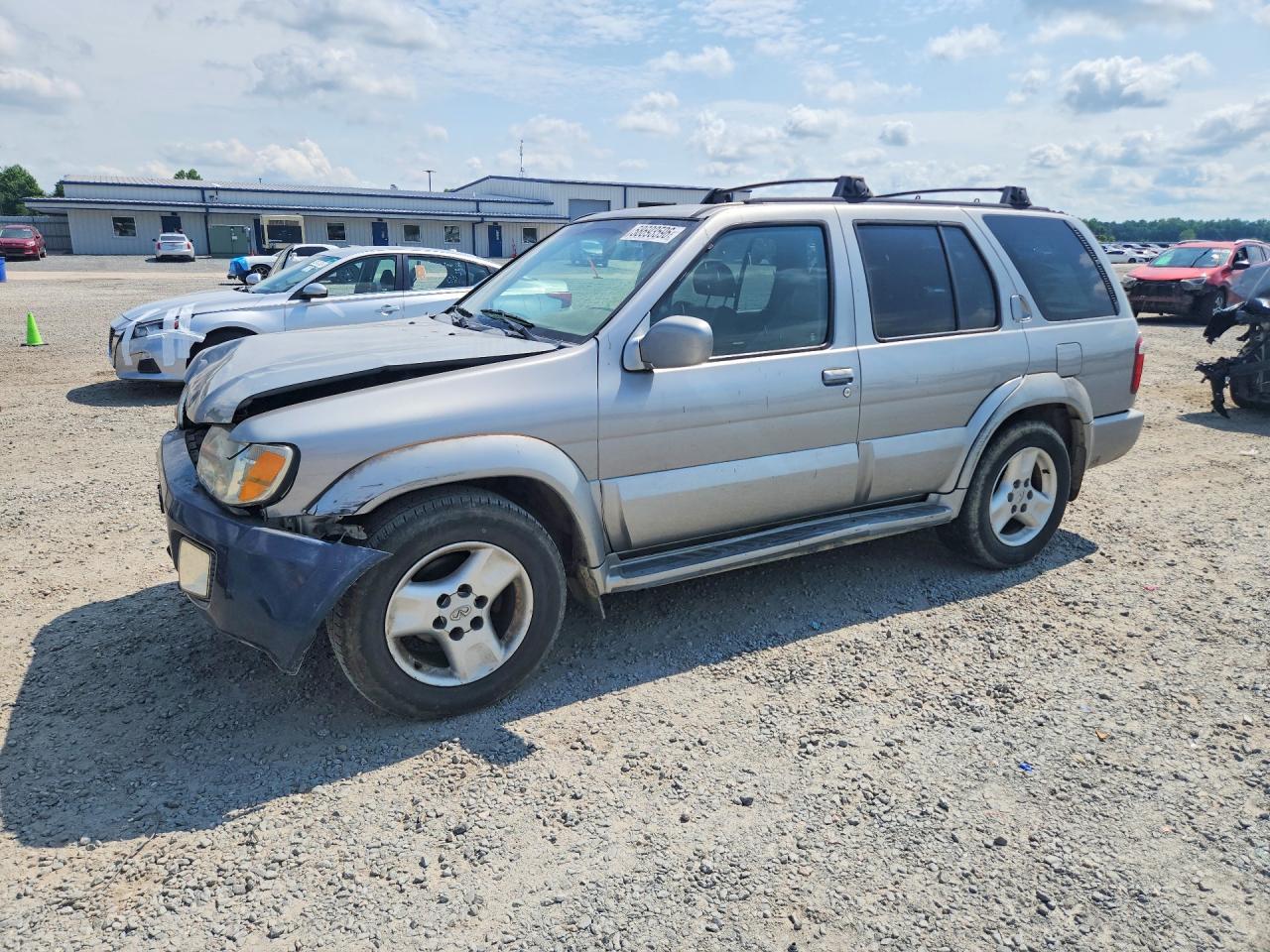 2001 Infiniti QX4 Luxury, VIN JNRDR07Y21W105446 — Front end