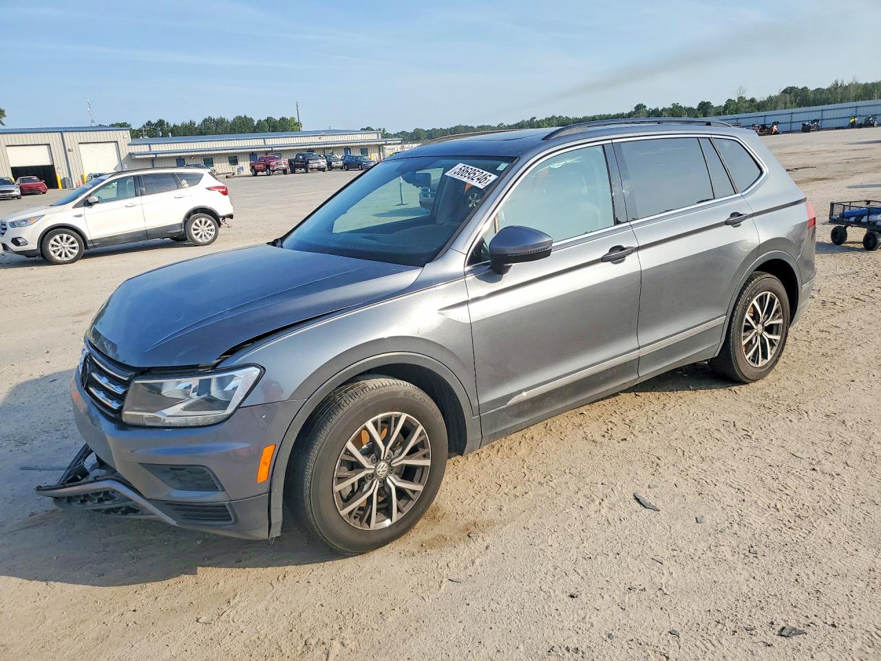 2018 Volkswagen Tiguan SEL, VIN 3VV3B7AXXJM205529 — Front end