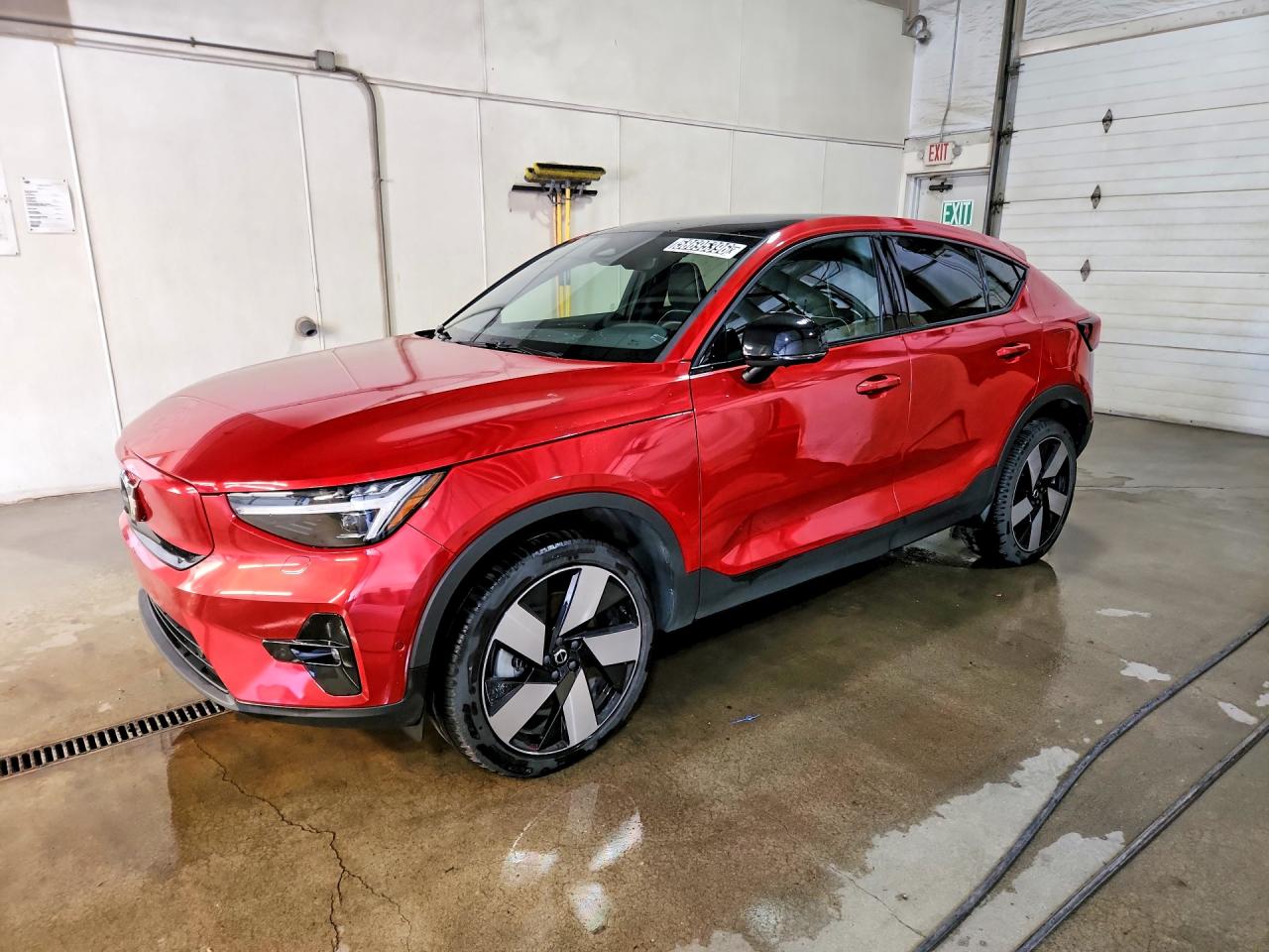 2023 Volvo C40 Ultimate, VIN YV4ED3GM9P2044756 — Обычный износ
