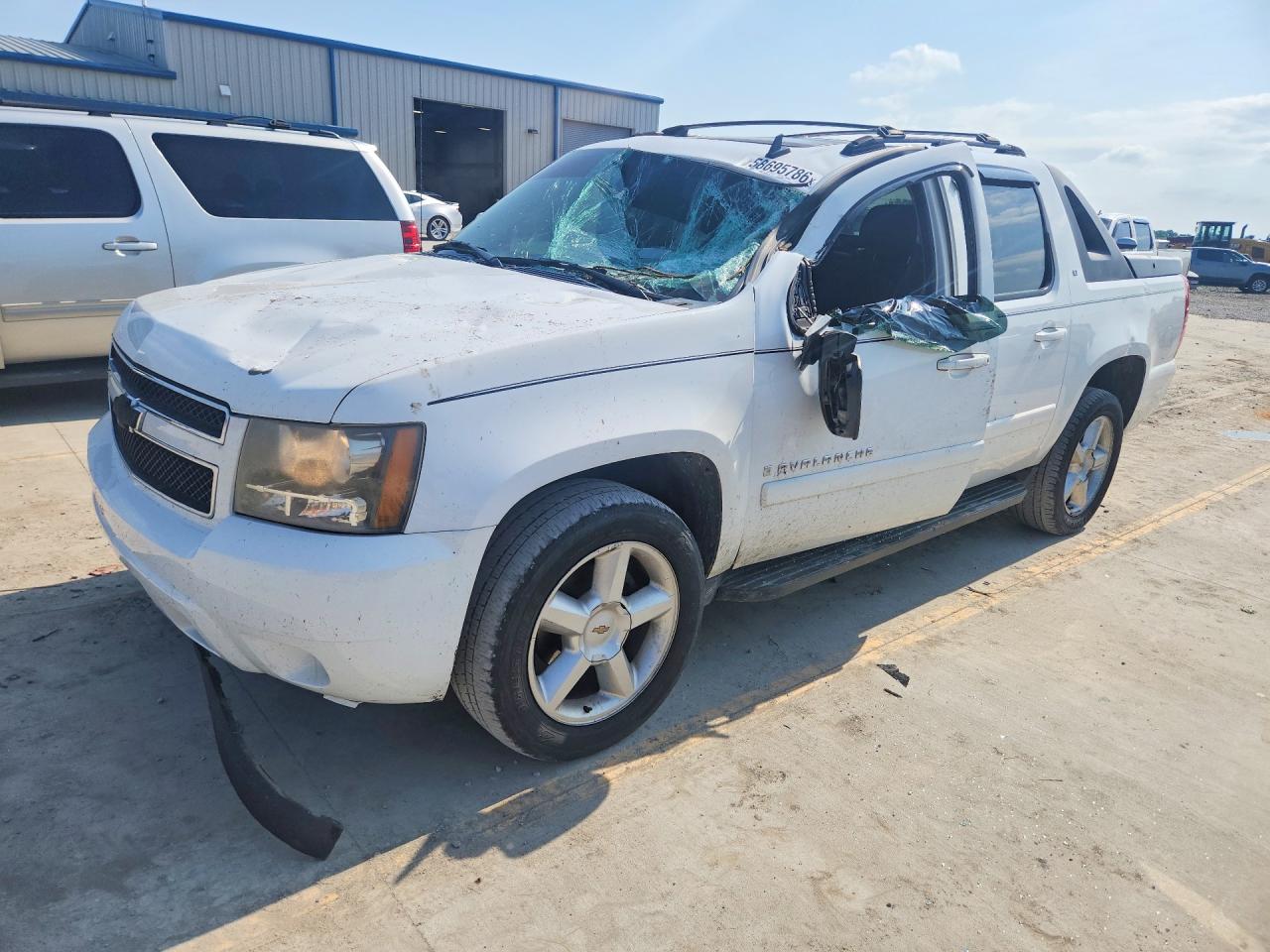 2007 Chevrolet Avalanche 1LT, VIN 3GNFK12367G211699 — Rollover