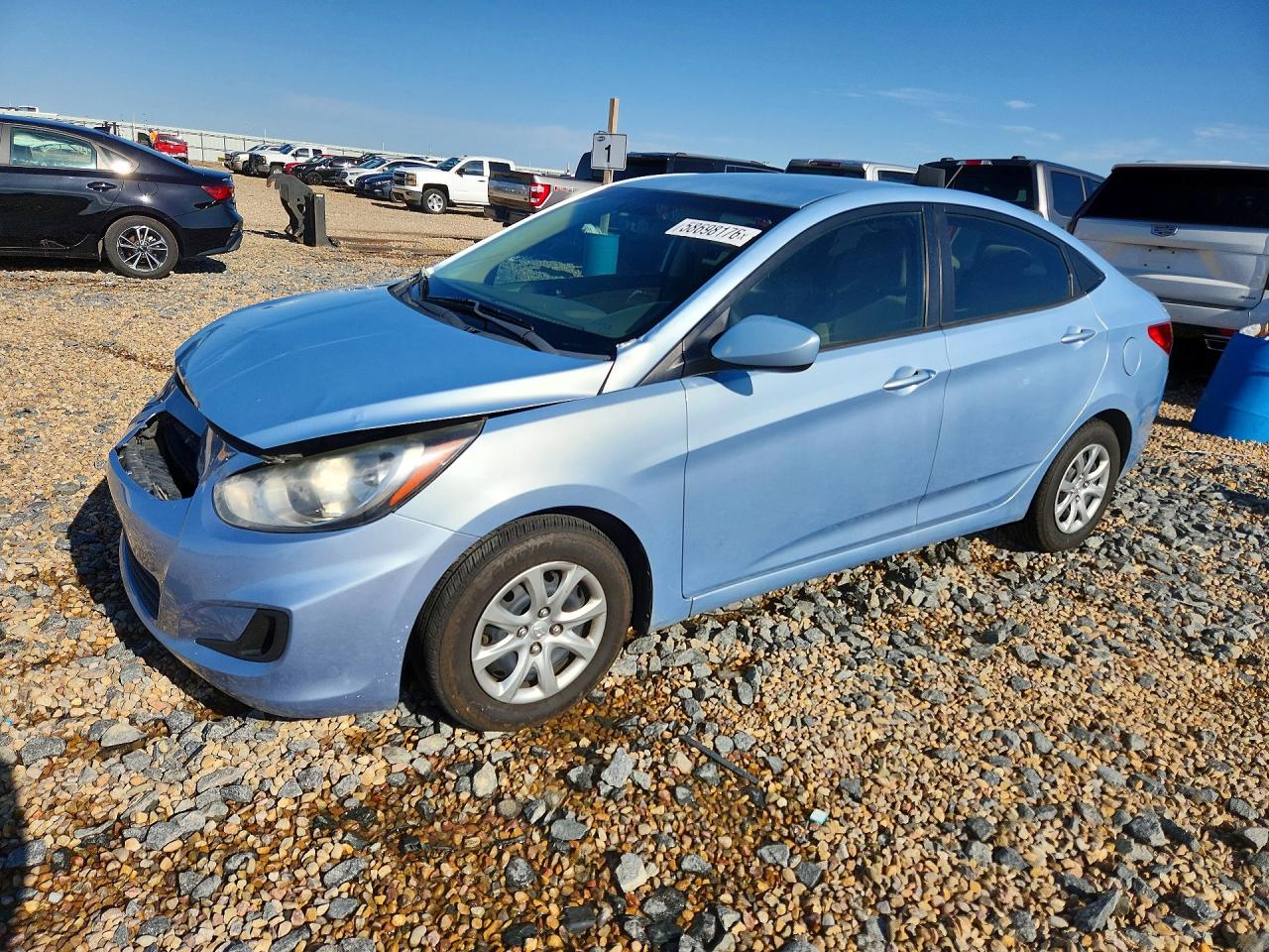 2013 Hyundai Accent GLS, VIN KMHCT4AE2DU336779 — Front end
