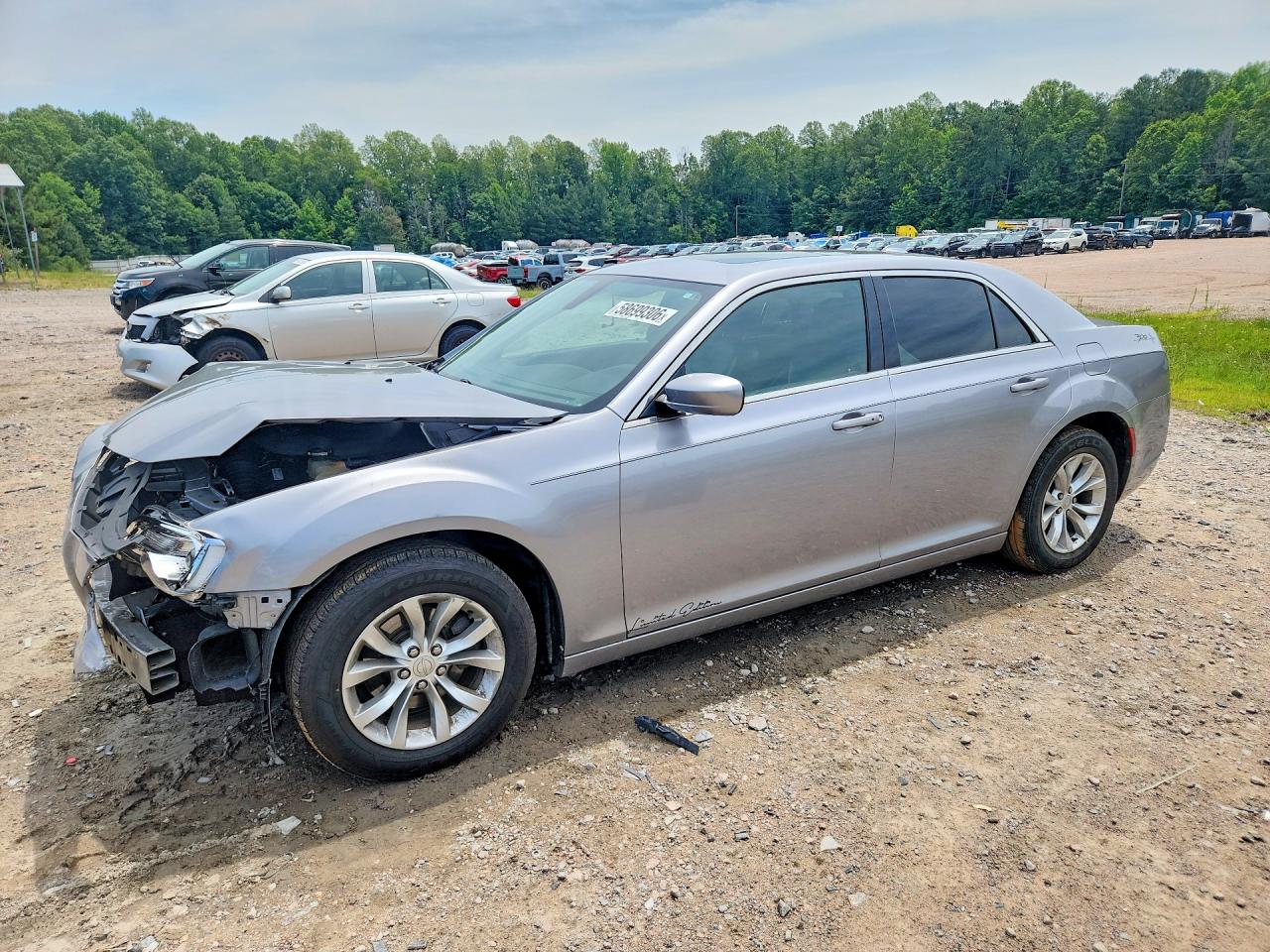2016 Chrysler 300 Limited, VIN 2C3CCAAG8GH235424 — Front end