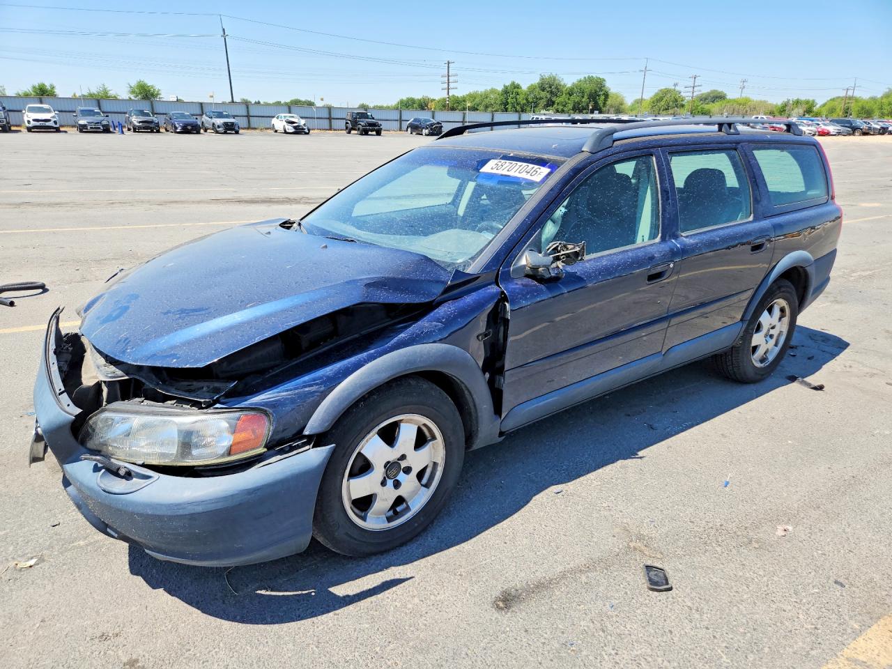 2001 Volvo V70, VIN YV1SZ58D511012153 — Перед