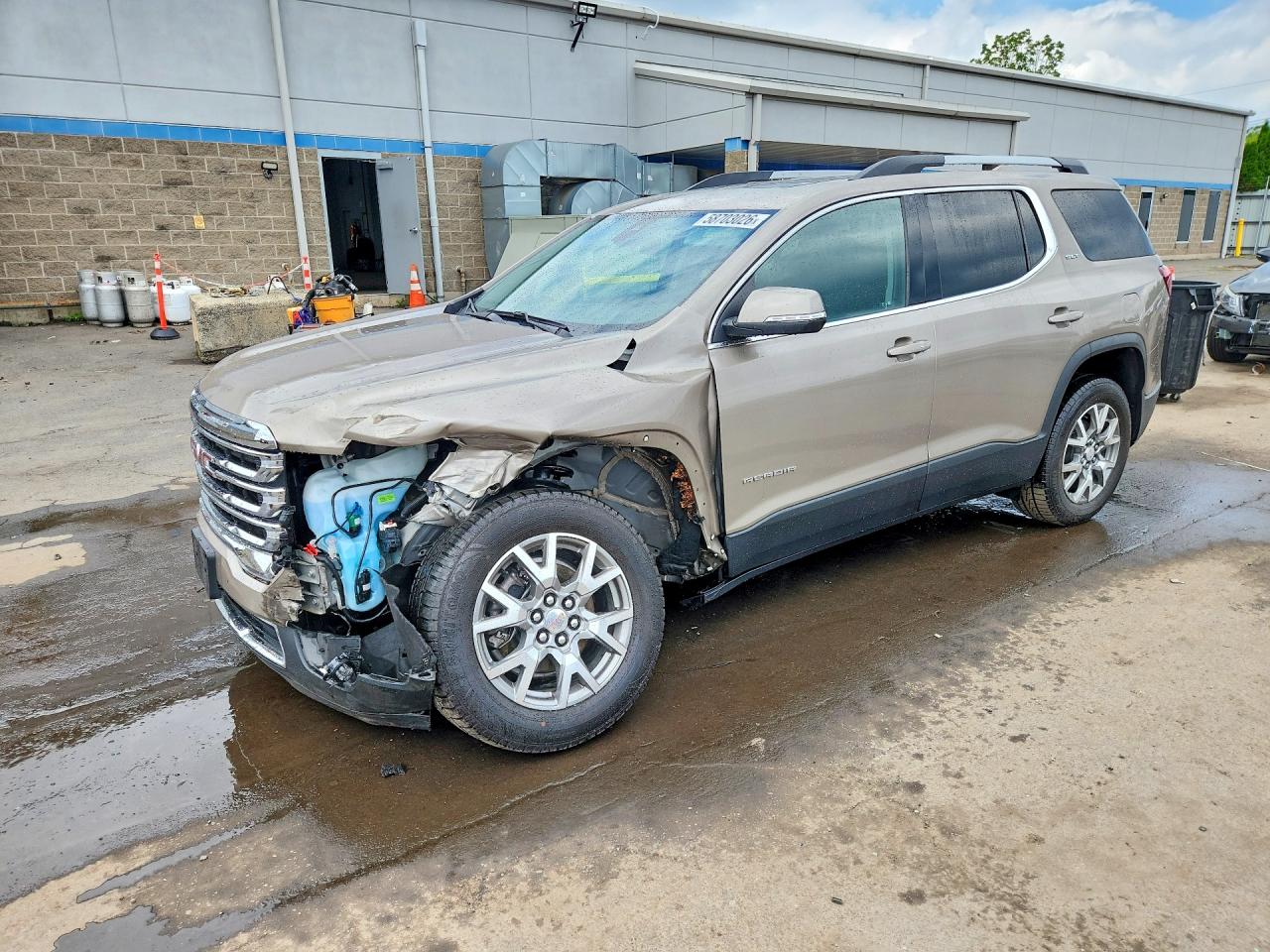 2022 GMC Acadia SLT, VIN 1GKKNULS4NZ125900 — Перед