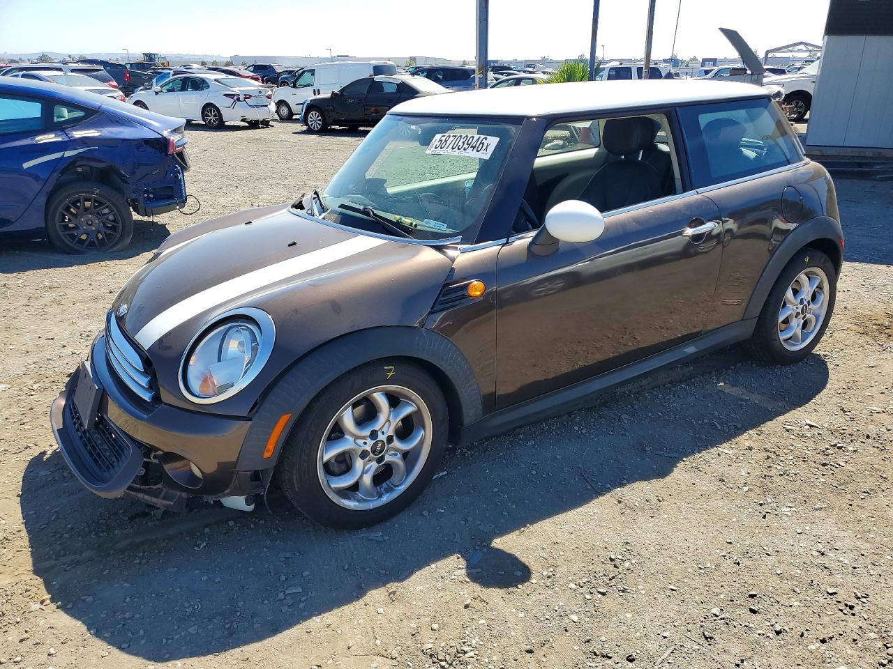 2012 MINI Hardtop, VIN WMWSU3C59CT256028 — Перед