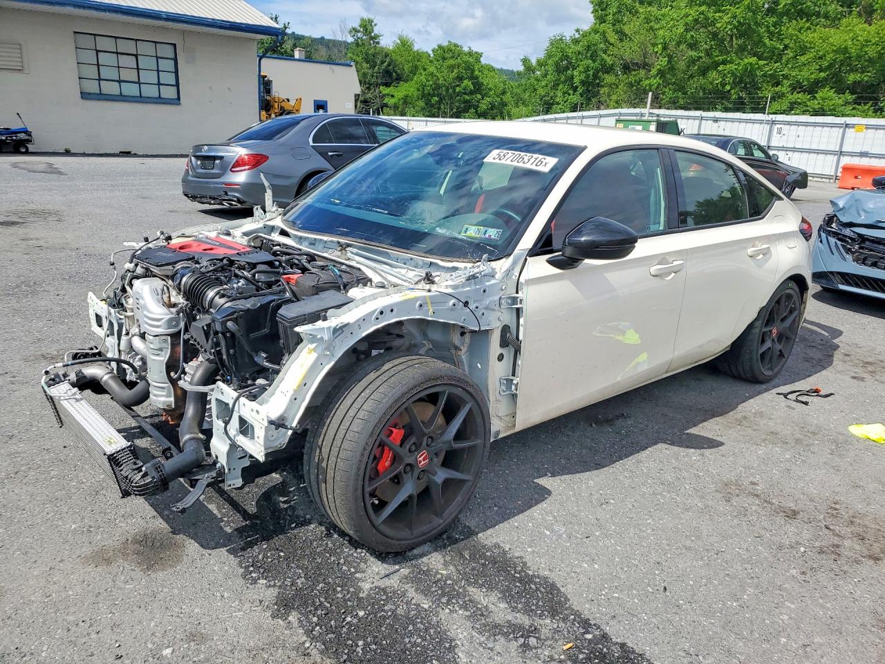 2024 Honda Civic Type R, VIN JHMFL5G46RX002121 — Front end