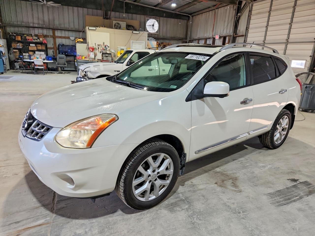 2012 Nissan Rogue SV, VIN JN8AS5MTXCW252330 — Front end