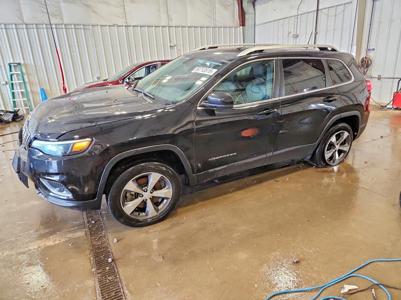 2019 Jeep Cherokee Limited, VIN 1C4PJMDXXKD390532 — Front end