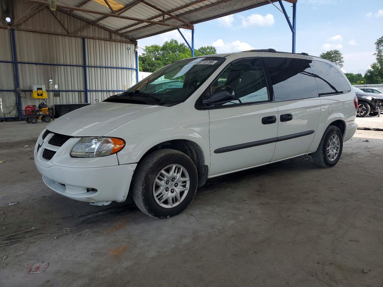 2004 Dodge Caravan SE, VIN 1D4GP24R44B563354 — Бок