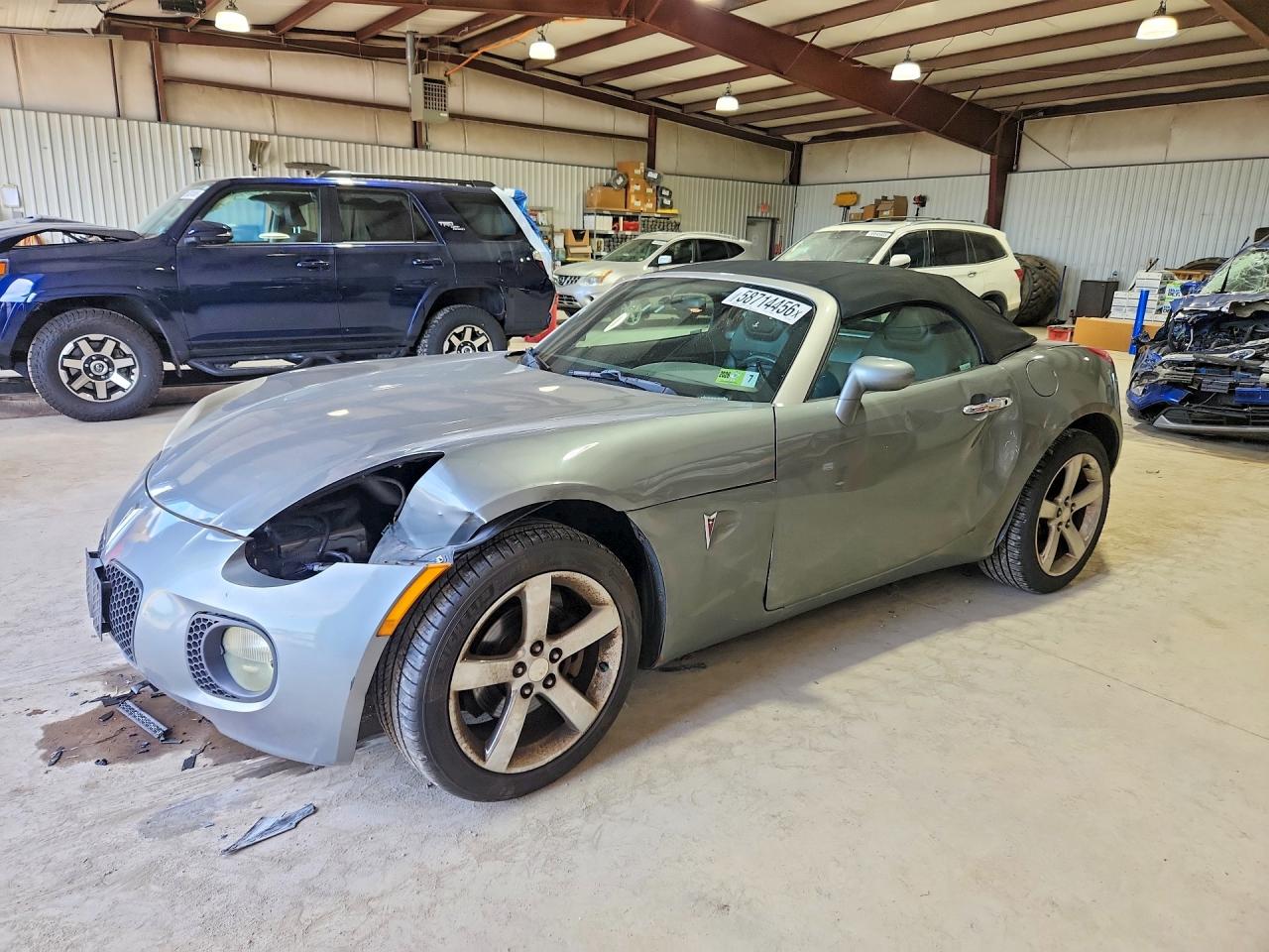 2007 Pontiac Solstice GXP, VIN 1G2MG35X37Y126325 — Front end