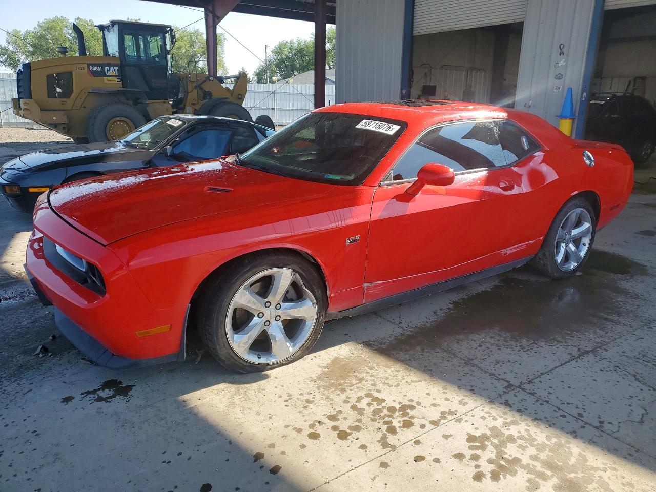 2014 Dodge Challenger SXT, VIN 2C3CDYAG6EH304226 — Side