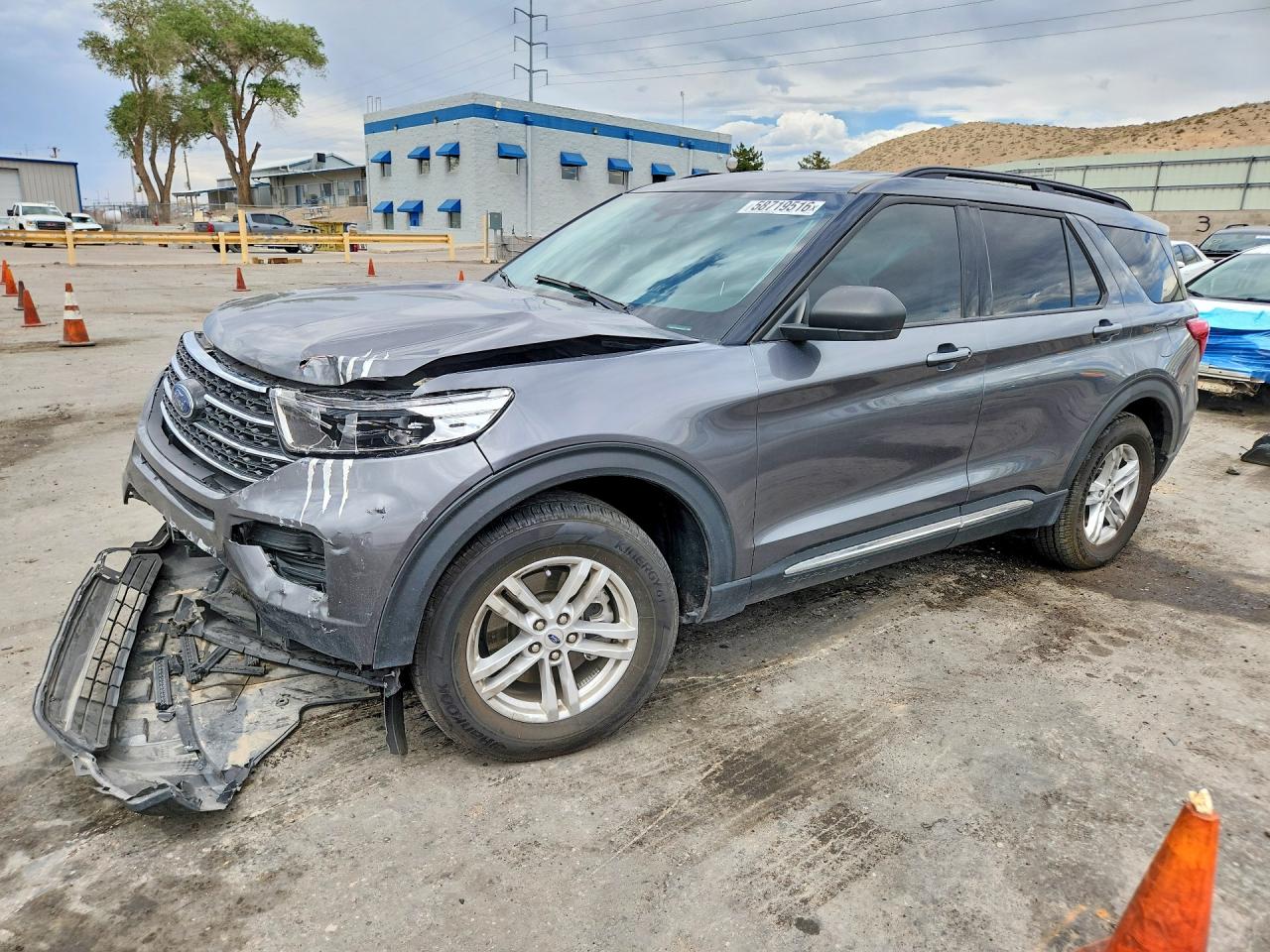 2024 Ford Explorer XLT, VIN 1FMSK7DH5RGA46810 — Перед