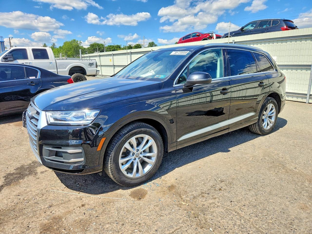 2019 Audi Q7 Premium, VIN WA1AAAF70KD028575 — Перед