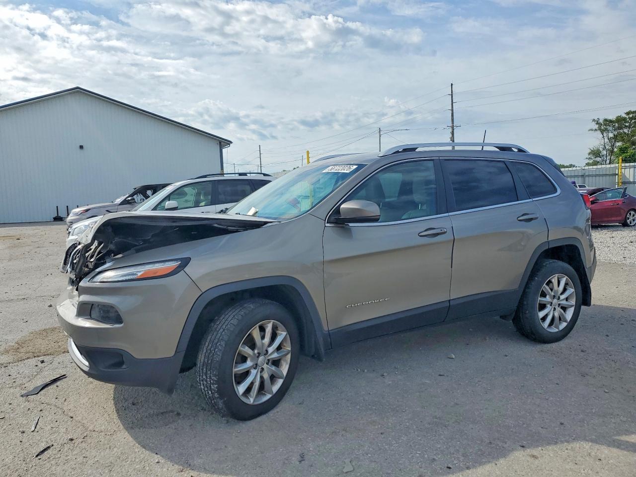 2017 Jeep Cherokee Limited, VIN 1C4PJMDS3HW618646 — Front end