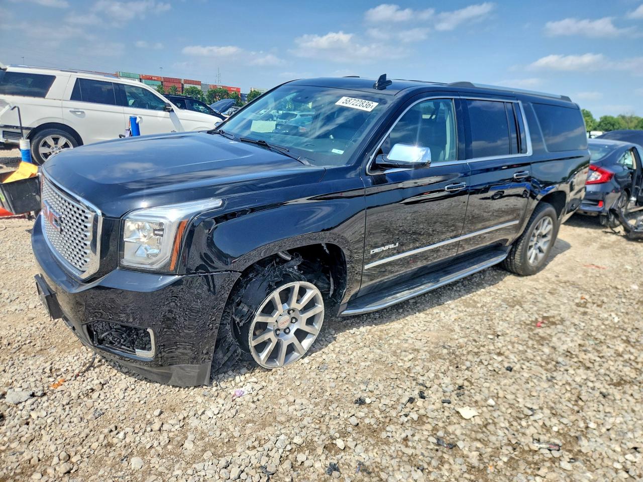 2016 GMC Yukon XL Denali, VIN 1GKS2HKJ5GR364755 — Undercarriage